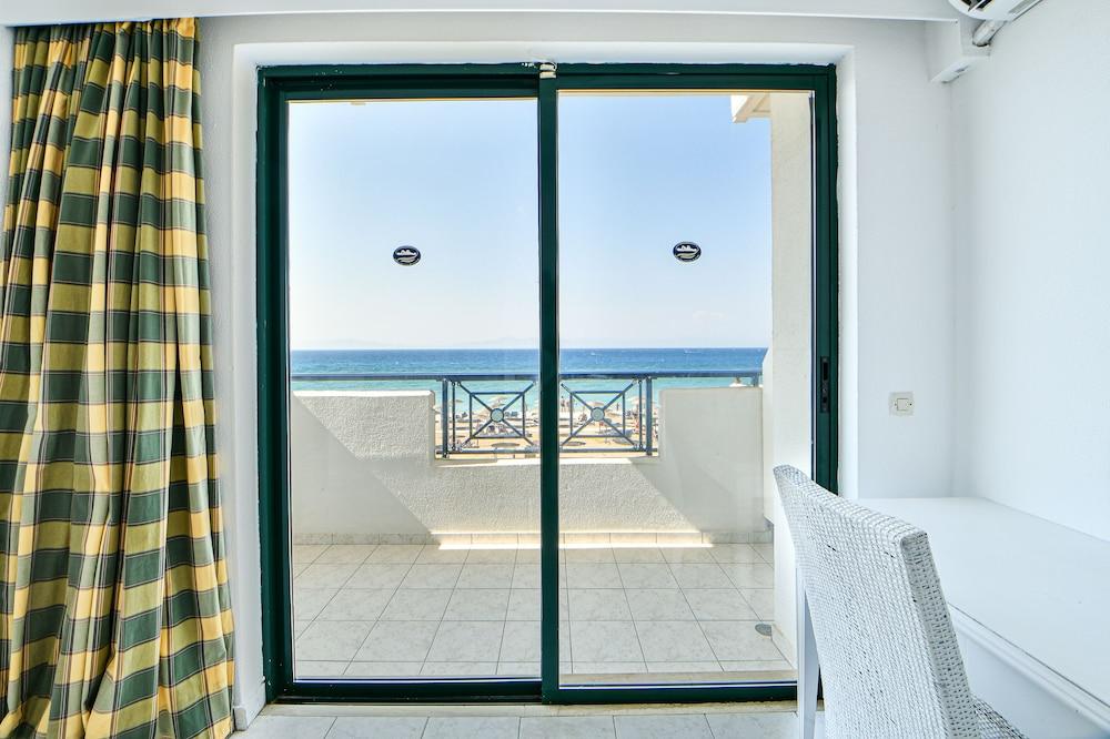 Forum Beach Lalyssos Екстер'єр фото